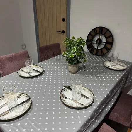 City Stay Manchester Apartment 3, Centrally Located Near Northern Quarter-2